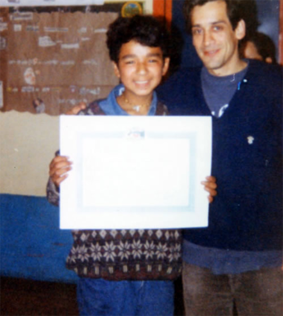 Fabián Vargas recibiendo un, 1995.